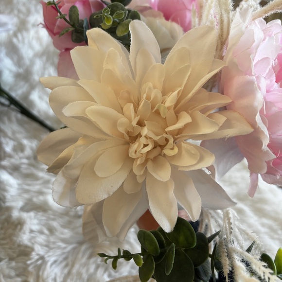 Faux Floral Bouquet Arrangement Set of 4 - Picture 6 of 16